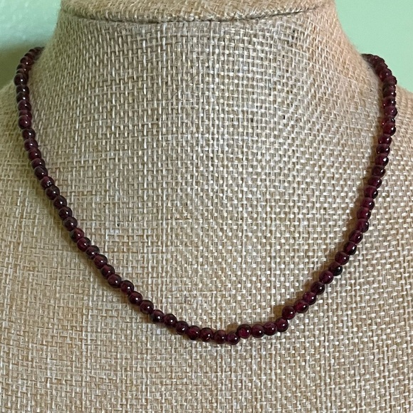 Elegant Natural Garnet Necklace - Picture 1 of 7